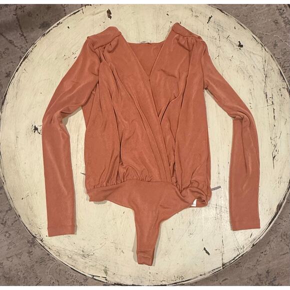 Free People Intimately Long Sleeve Turnt Bodysuit V Neck Size Med Ginger Spice - Picture 4 of 5